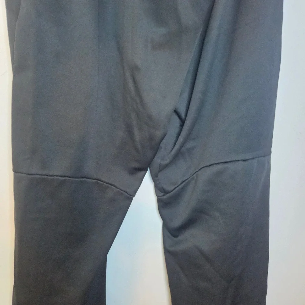Nike Dri-FIT Mens XL Black Training Pants Athletic Sweatpants Embroidered Swoosh